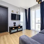 Kauko Apartment, Takas I Jura, Sildomas Baseinas アパート パランガ