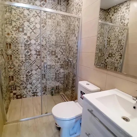 Kauko Apartment, Takas I Jura, Sildomas Baseinas