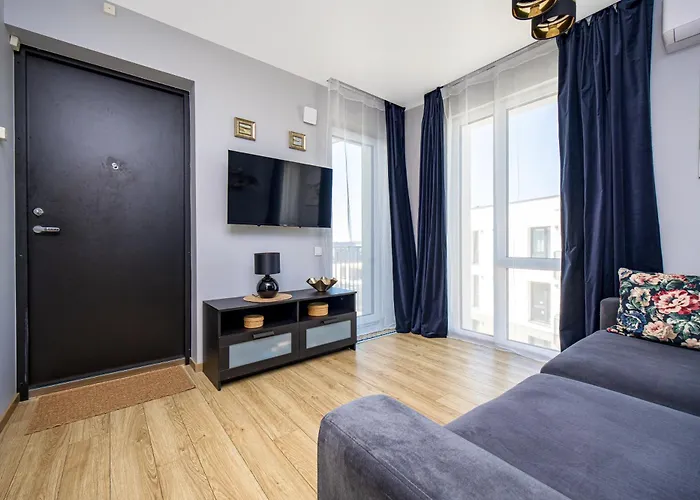 Kauko Apartment, Takas I Jura, Sildomas Baseinas דירה פלאנגה